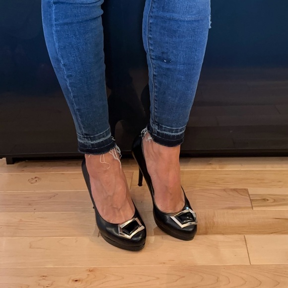 ✅2 for $50✅
Nine West shoes - GUC Size 35.5 fit like 6 - Picture 2 of 6